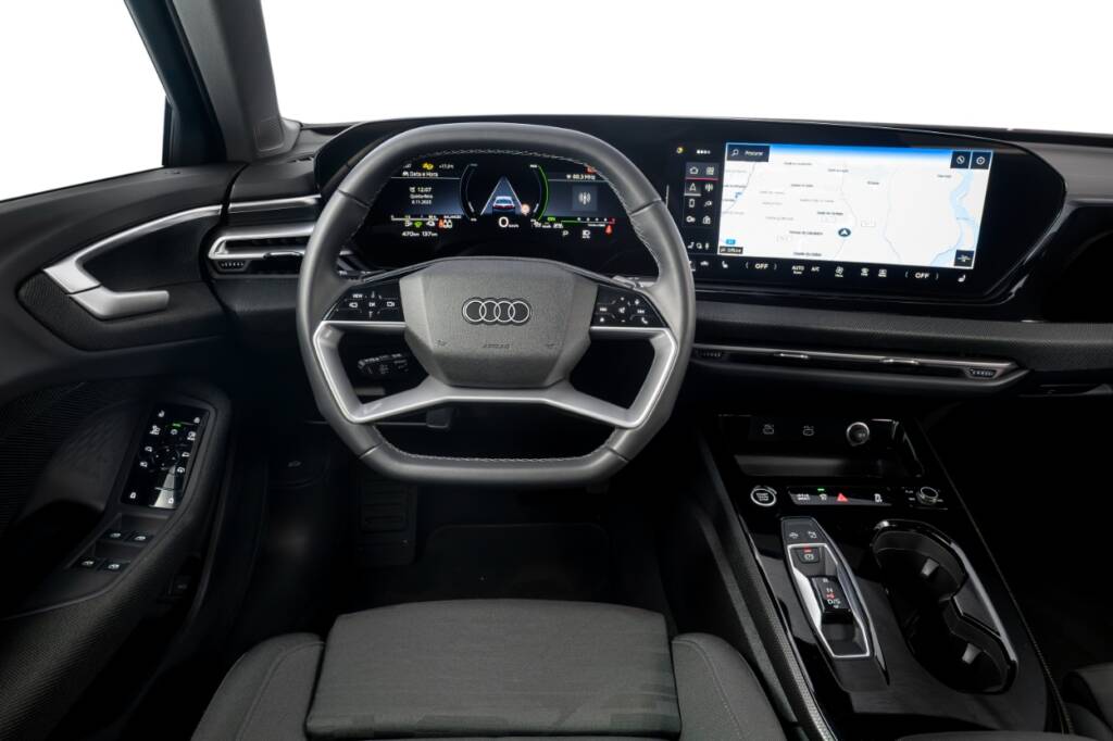 ensaio AUDI A5 Limousine E-Hybrid Quattro Business