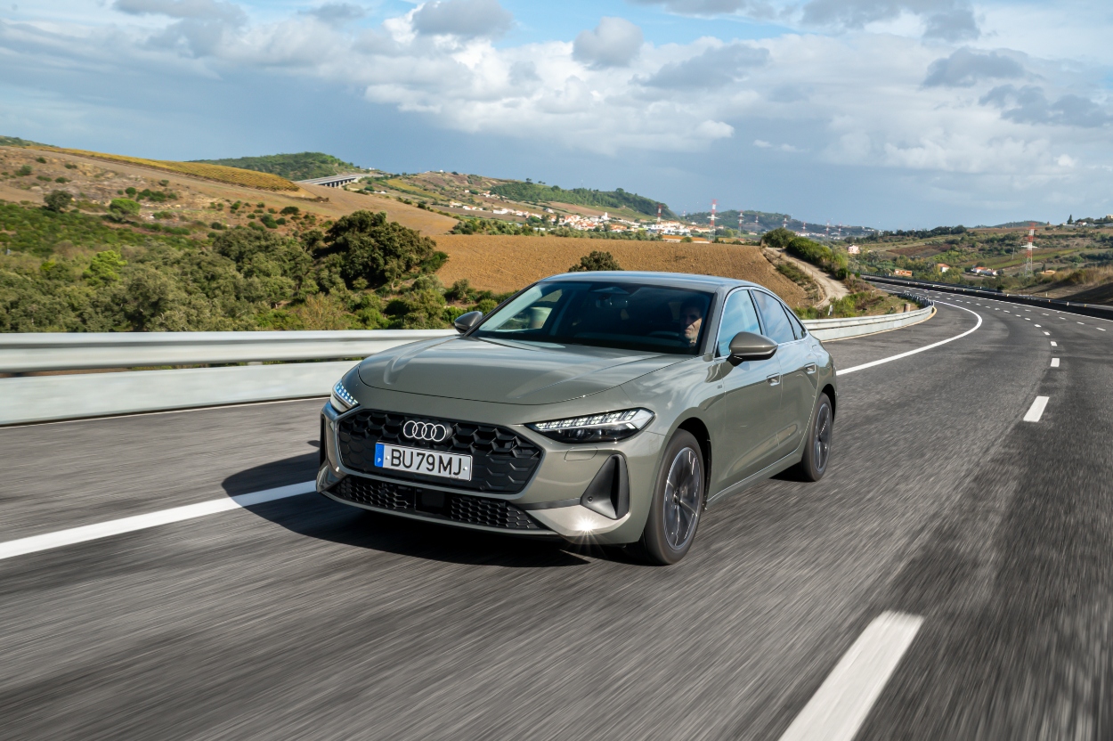 ensaio AUDI A5 Limousine E-Hybrid Quattro Business