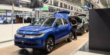 VW acelera ofensiva elétrica: ID. Polo entra em produção