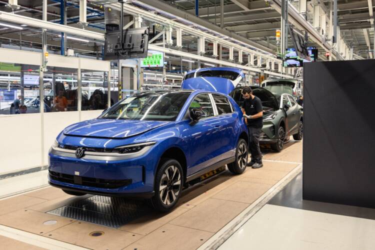VW acelera ofensiva elétrica: ID. Polo entra em produção