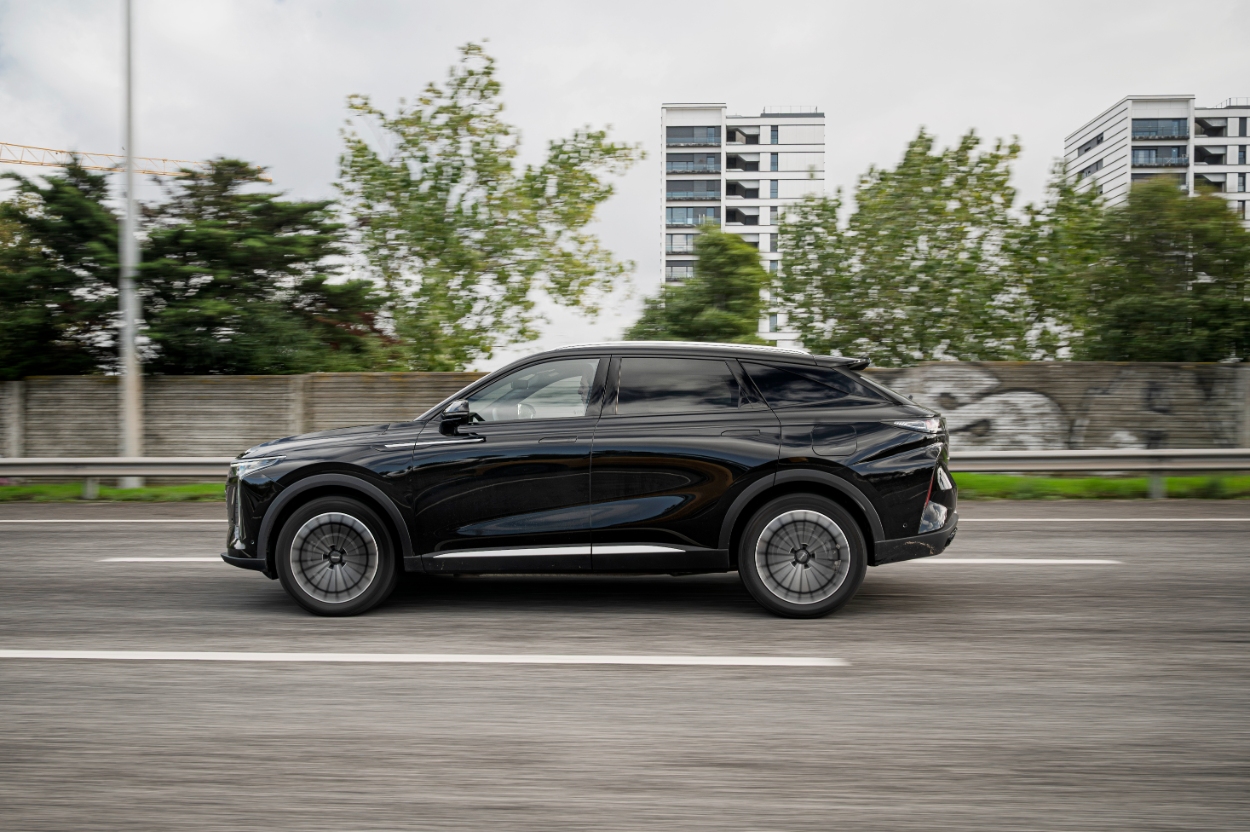 OMODA 9 PHEV AWD