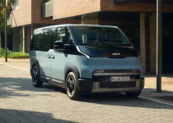 Kia reforça gama PV5 com novas versões de seis e sete lugares