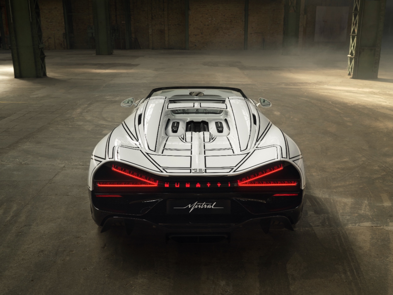 Bugatti W16 Mistral Blanc Éternel