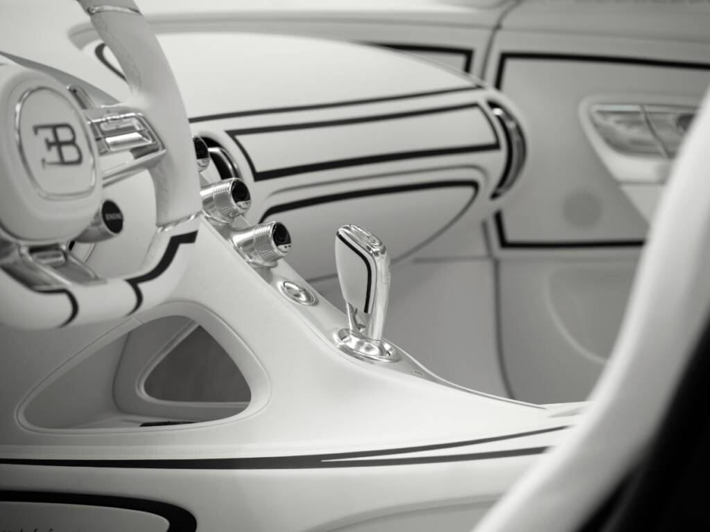 Bugatti W16 Mistral Blanc Éternel