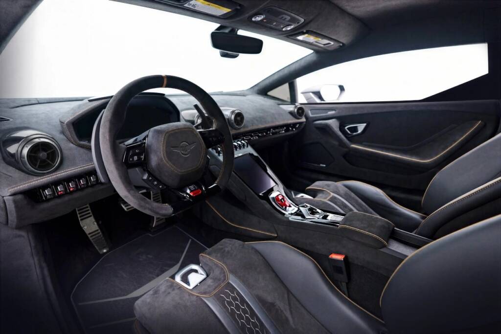 Rezvani Dune interior