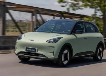 Maior sucesso elétrico da China vem para a Europa