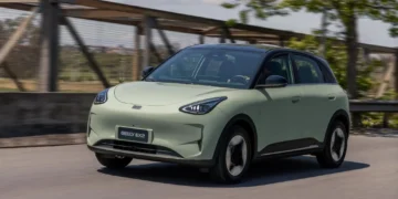 Maior sucesso elétrico da China vem para a Europa