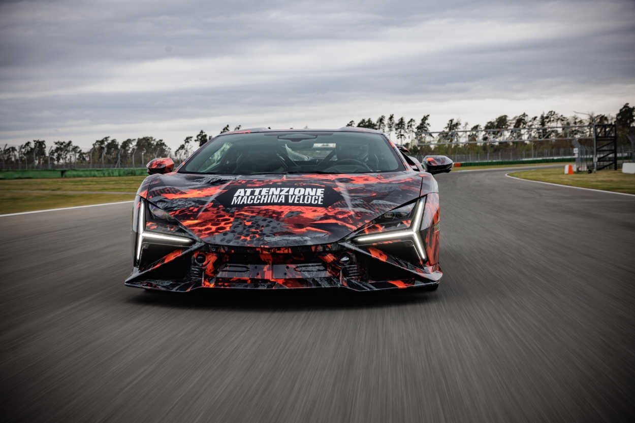Lamborghini Revuelto SV