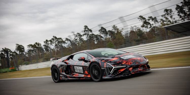 Lamborghini Revuelto SV