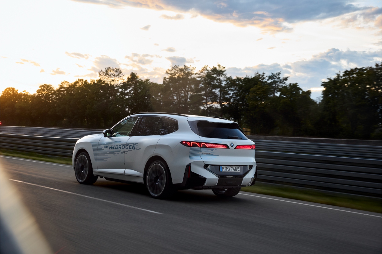BMW iX5 a Hidrogênio testes