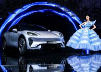 Novo SUV compacto da Aiva, ME7 apresentado em Paris
