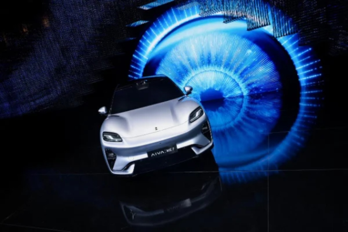 Novo SUV compacto da Aiva, ME7 apresentado em Paris