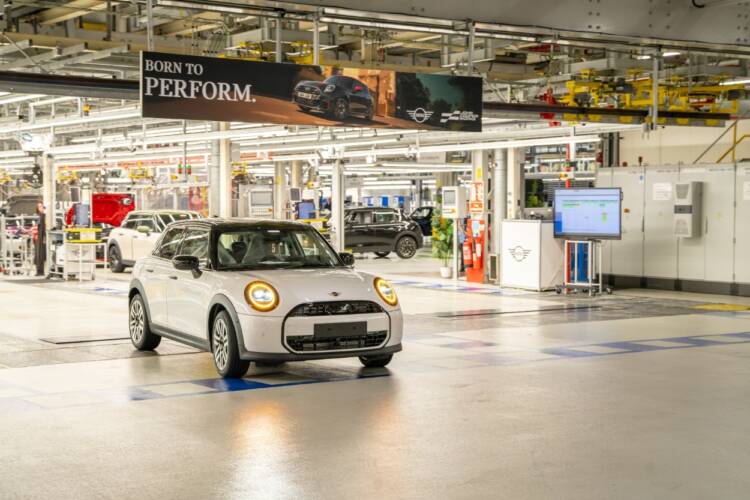 BMW ultrapassa 1 milhão de carros a circular sem condutor