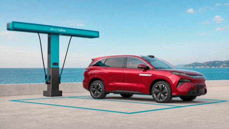 BYD vai instalar 3.000 postos de carregamento ultrarrápido na Europa até ao final de 2027