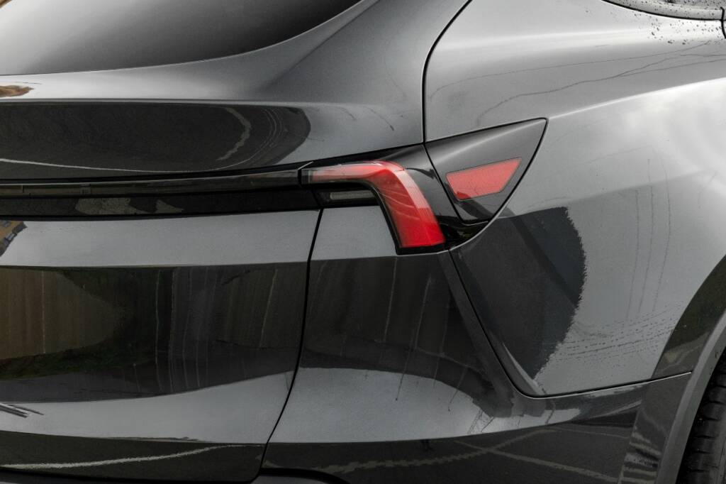 Frente a frente Tesla Model e XPeng G6