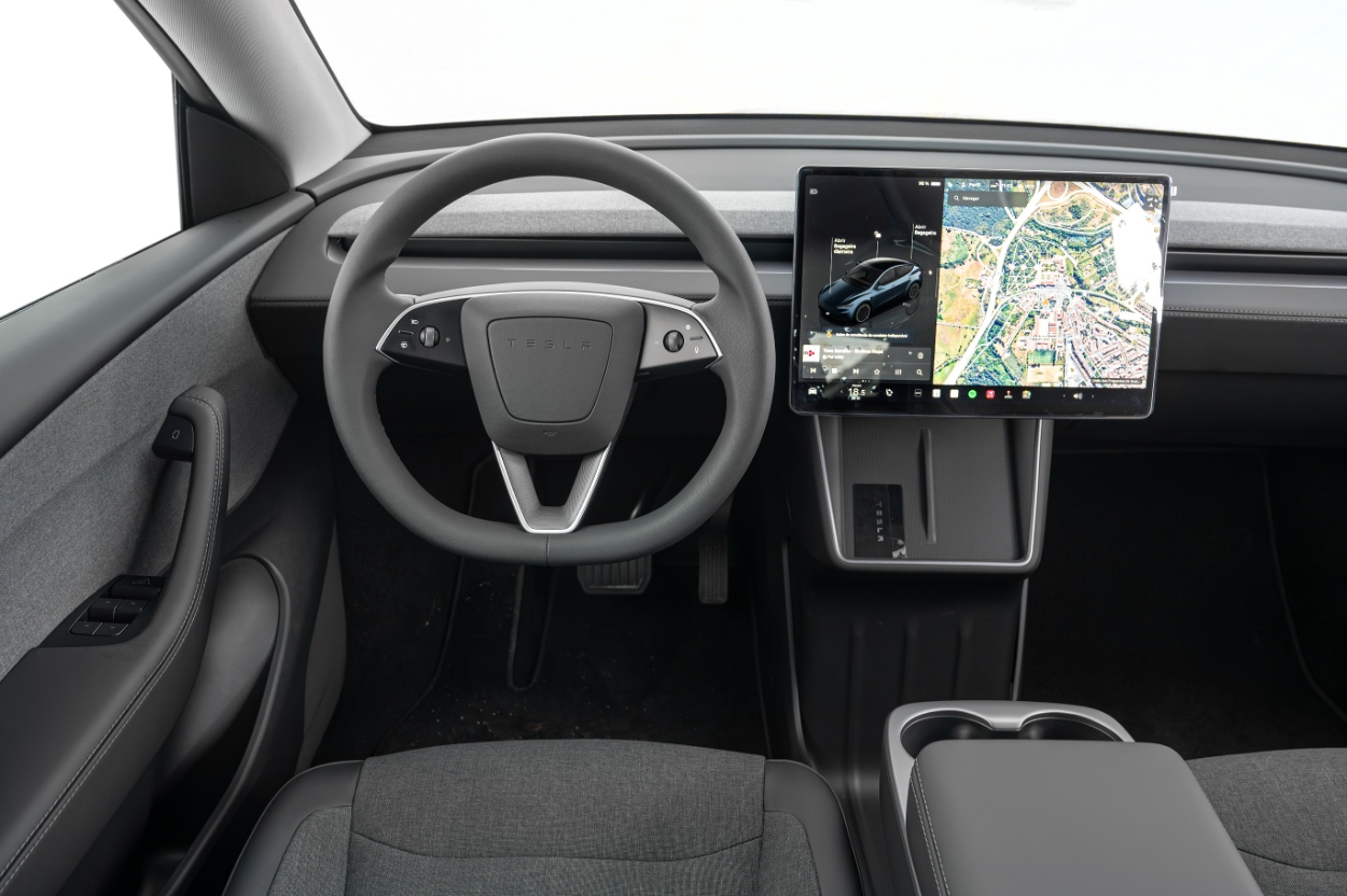 Frente a frente Tesla Model e XPeng G6