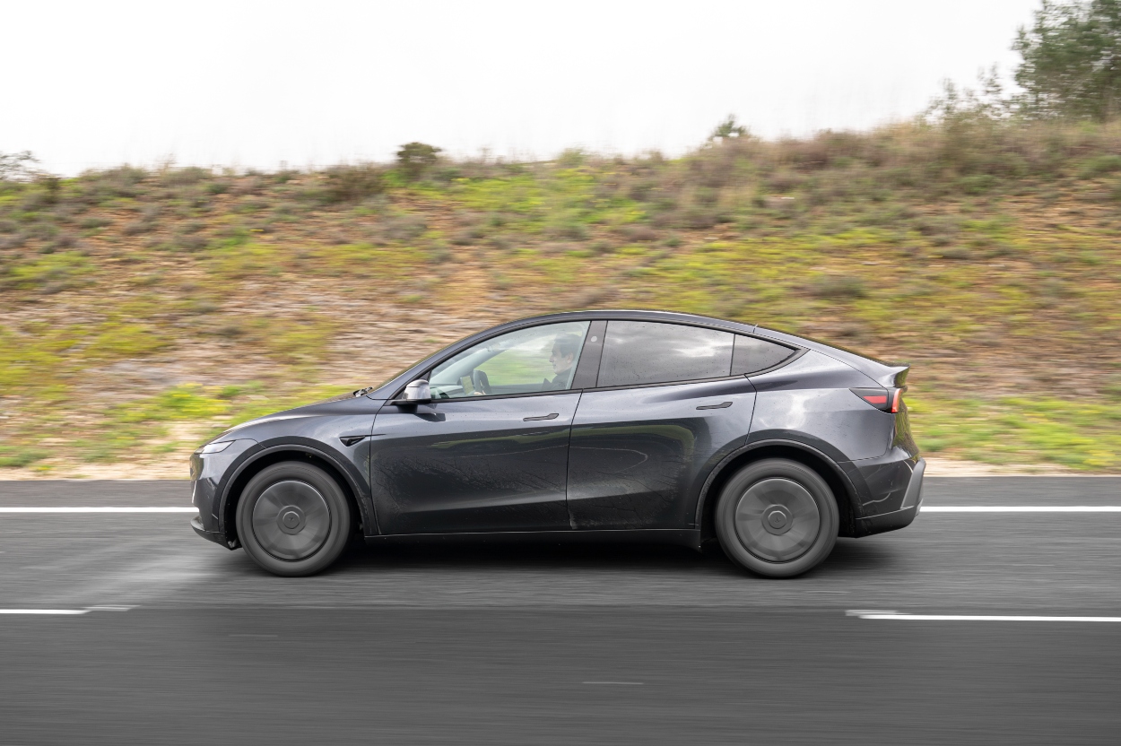 Frente a frente Tesla Model e XPeng G6