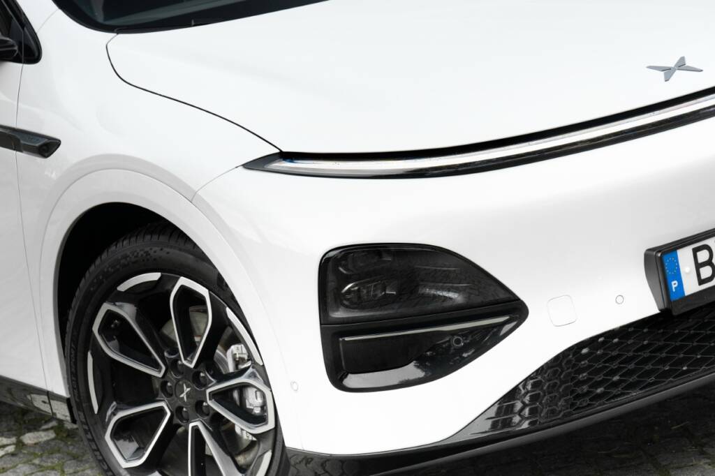 Frente a frente Tesla Model e XPeng G6