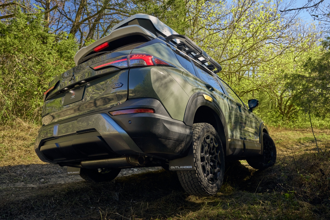 Mitsubishi vai apresentar o Outlander Diamond Trail Edition na edição 2026 do SEMA