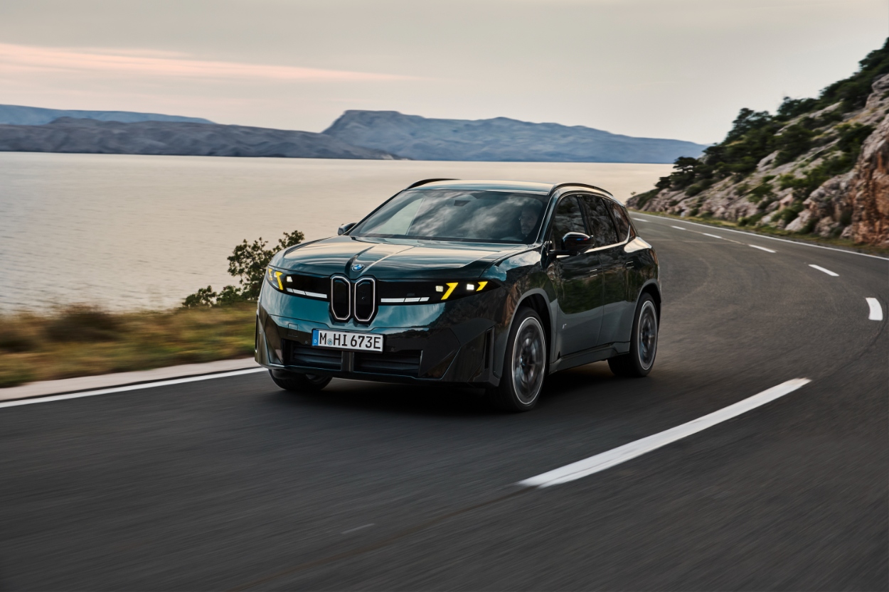 Novo BMW iX3 M60 xDrive
