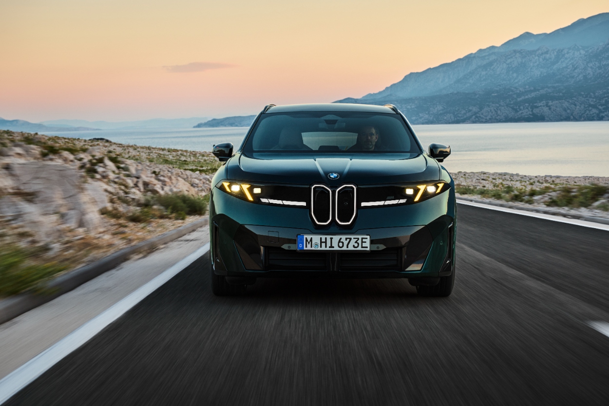 Novo BMW iX3 M60 xDrive