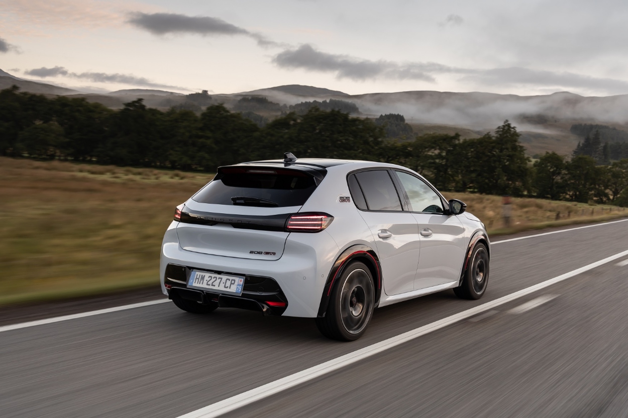 Peugeot E-208 GTI elétrico