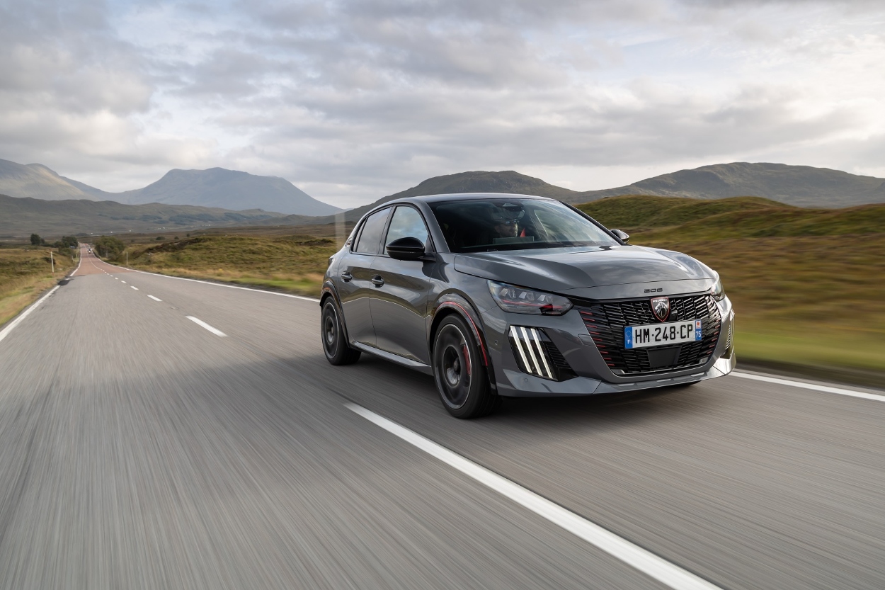 Peugeot E-208 GTI elétrico