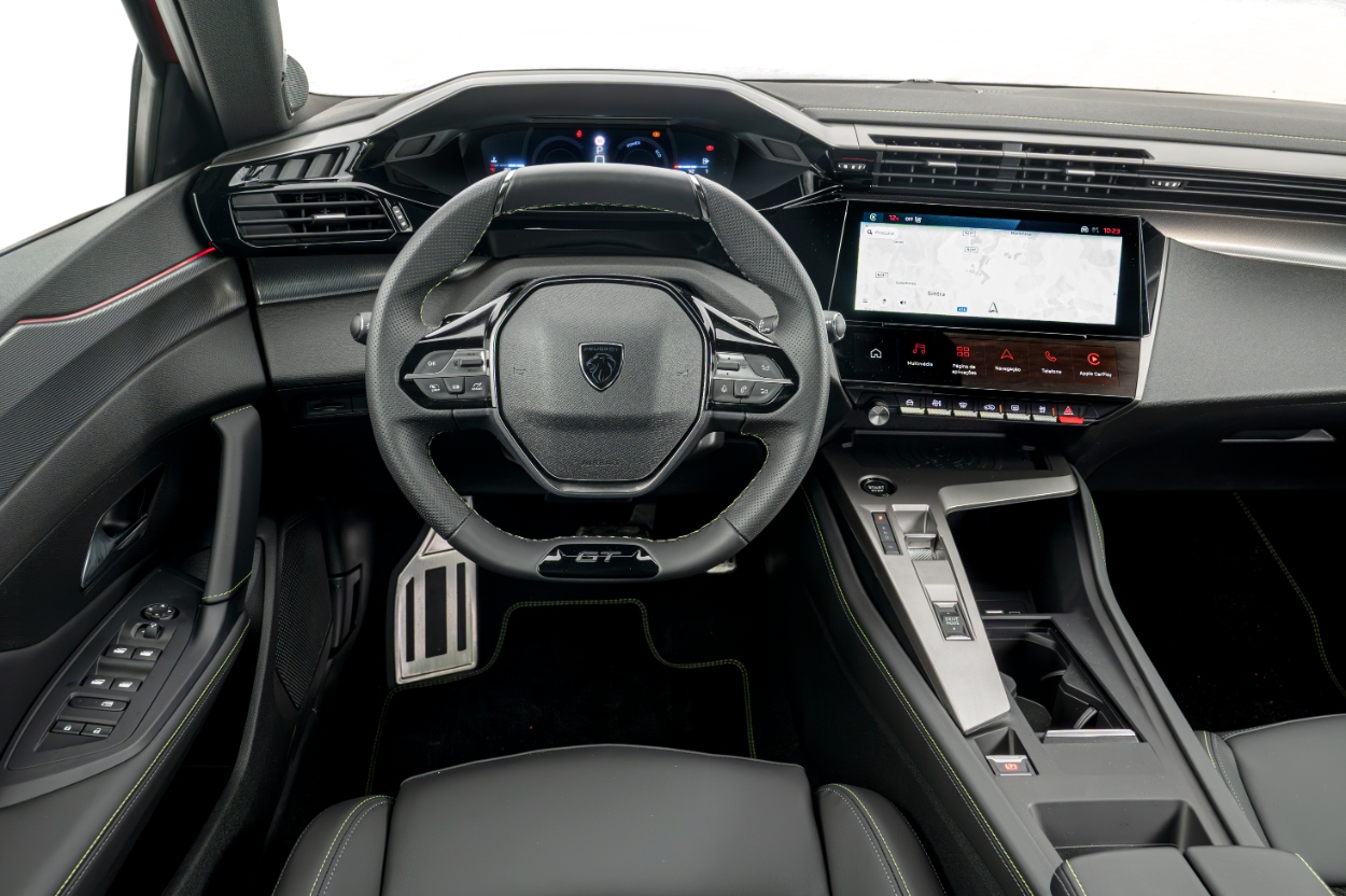 TESTE – Peugeot 308 Hybrid 145 CV