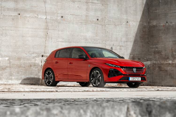 TESTE – Peugeot 308 Hybrid 145 CV