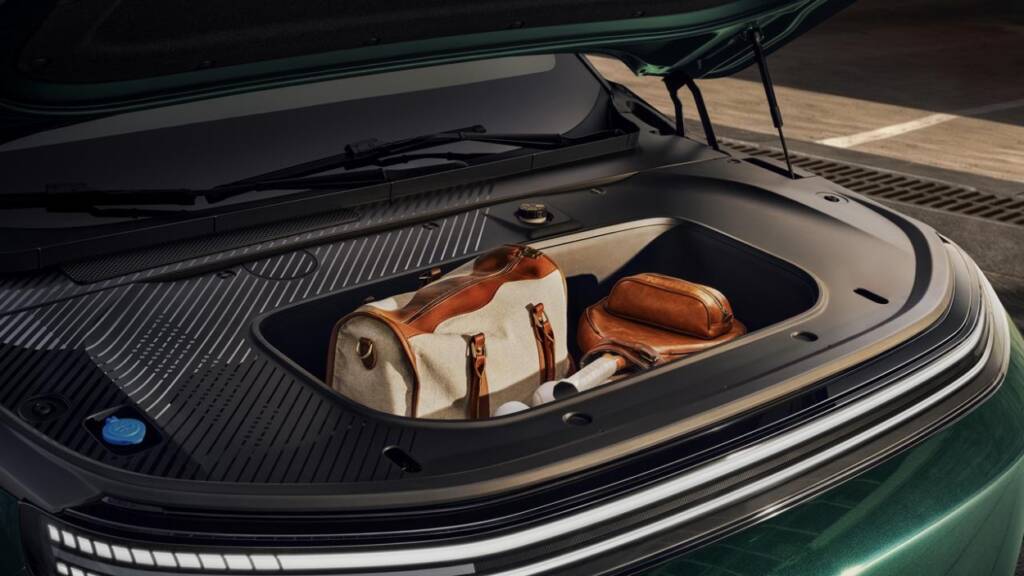 Novo SUV da XPENG G9L com sete lugares