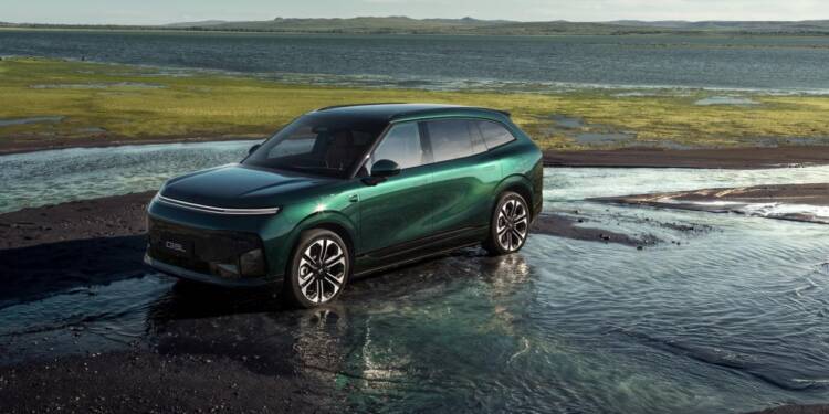 Novo SUV da XPENG G9L com sete lugares