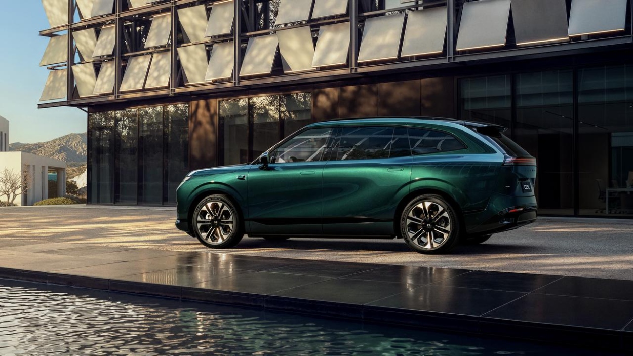 Novo SUV da XPENG G9L com sete lugares