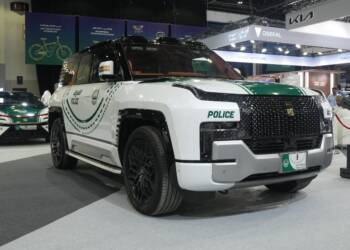 Polícia do Dubai tem SUV que flutua