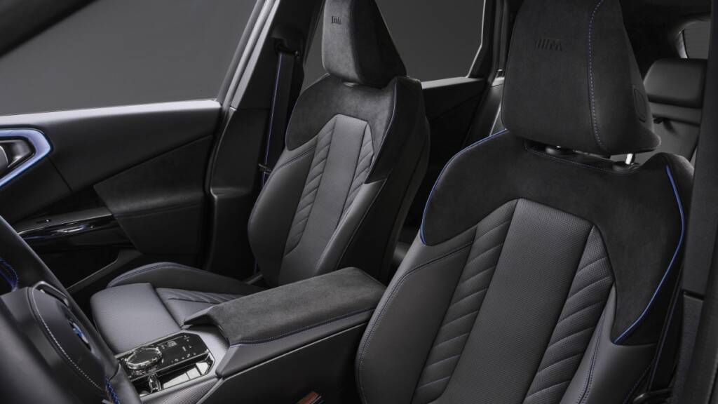 BMW X3 M50 ganha pack Black performance