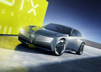 Opel STX Concept mostra o futuro da Astra Sports Tourer